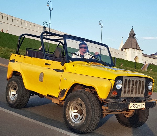 По Казани — на УАЗике-кабриолете!