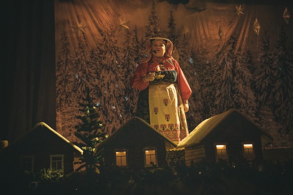 Отир да чуддэз или, Рождество, девки, пришло