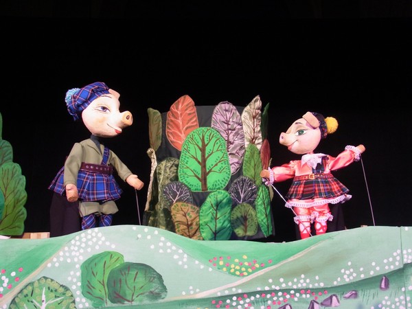 Новогоднее представление «Три поросенка»