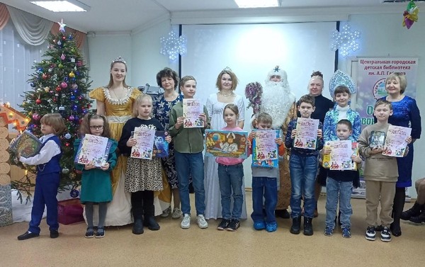 Развлекательная программа «В блестках елочка сияет, всех на праздник приглашает»