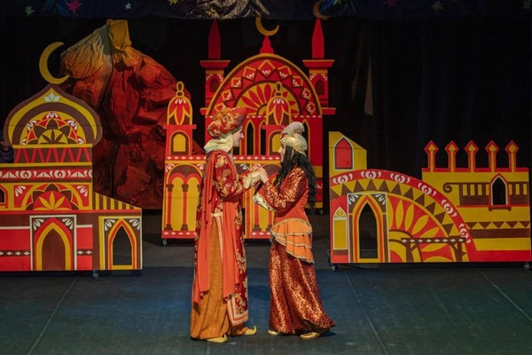 Новогоднее представление «Дедморозовка. Волшебная лампа Аладдина»