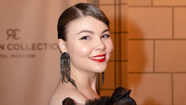 Ангелина Дронова. Рождество в доме Романовых