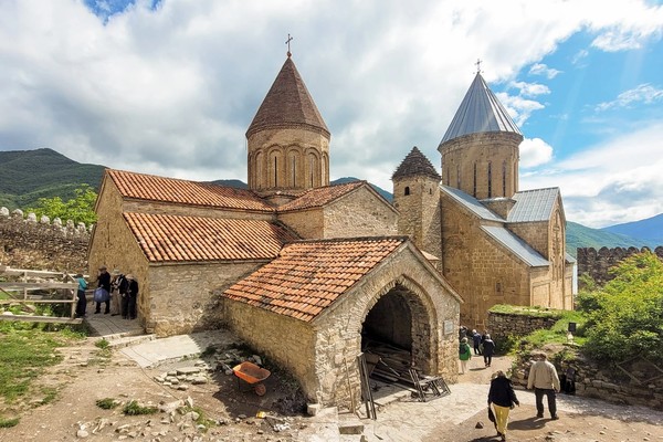 Дорога к Казбеку: от древней Мцхеты до подножия великой горы