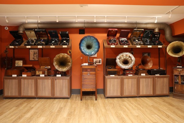 Тур по Дому винтажной музыки