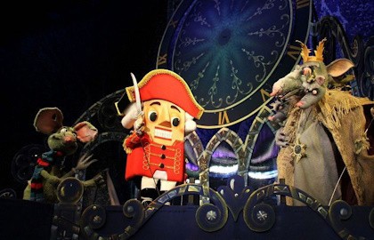 Щелкунчик с новогодним представлением