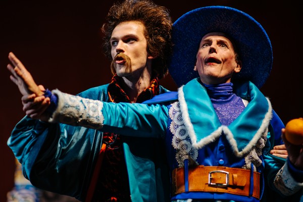 Собака на сене