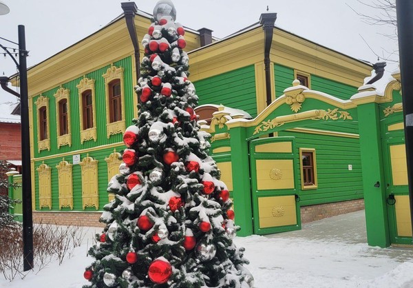 Праздничная программа «Рождество шагает по планете, рады взрослые и дети»