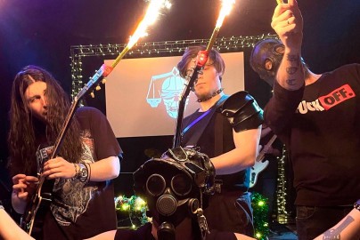 Тяжёлое рождество: Sweet Gift и Oneas