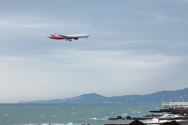 Трансфер из аэропорта Сочи на любой курорт — со ски-пассами (по желанию)
