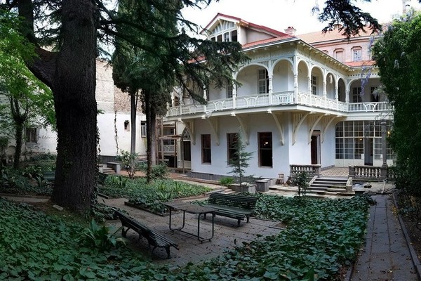 Блеск и нищета Тифлиса 19 века: авторская экскурсия по району Сололаки