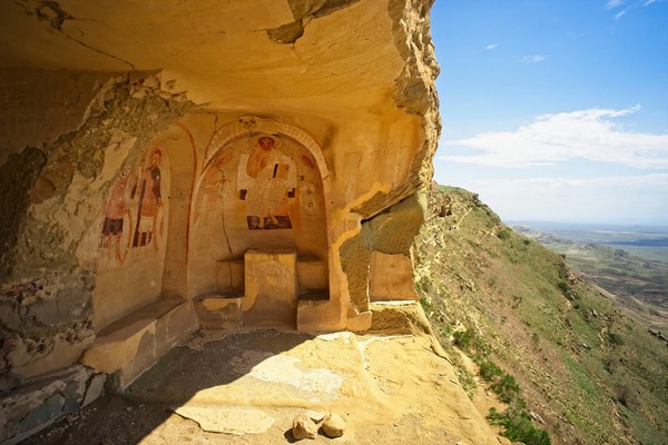 Давид-Гареджи — между небом и землей