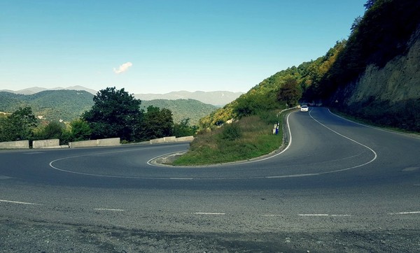 Трансфер «Тбилиси — Ереван» с севанским ветром в парусах