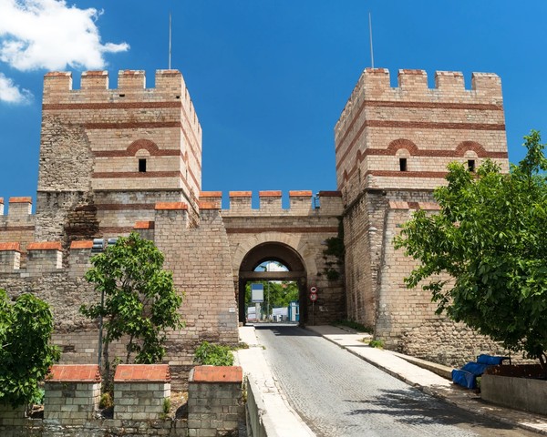 История крепостных стен Константинополя