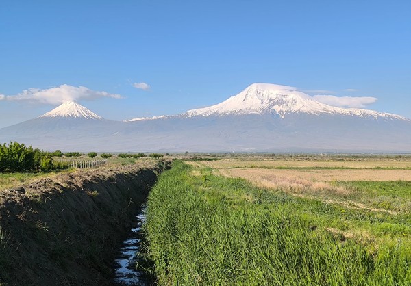 «Крылья Татева», красные скалы и древние монастыри