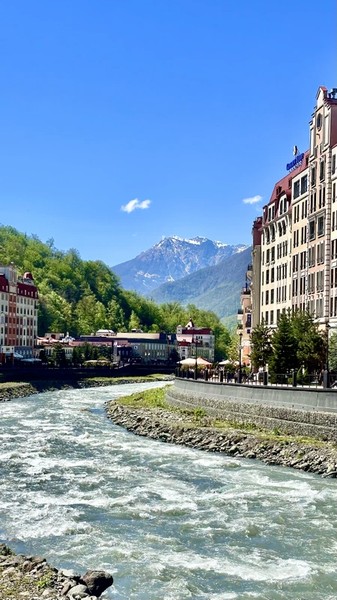 Взлететь к облакам — узнать Красную Поляну!