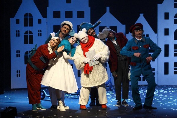 Спектакль «Путешествие голубой стрелы»