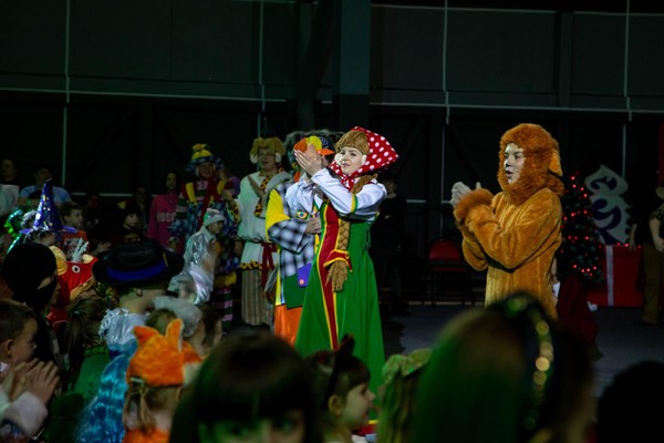 Представление «В гостях у Дедушки Мороза»