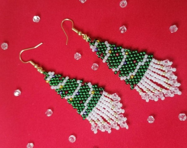 Мастер-класс по бисероплетению Серьги «Елочка»