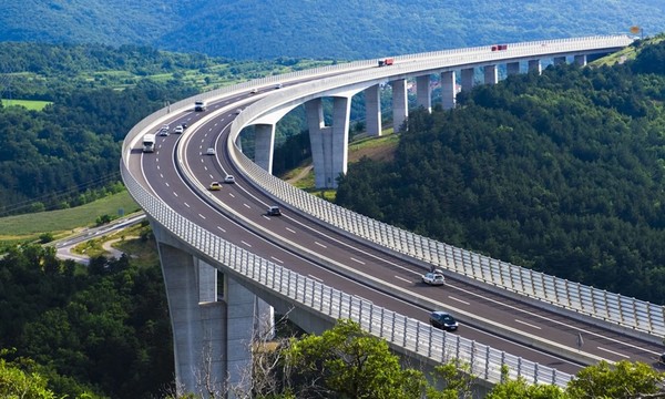 Удивительная Грузия: трансфер и экскурсия из Тбилиси в Кутаиси/Батуми или обратно