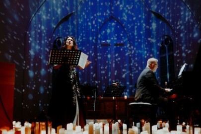 Рождественский орган при свечах