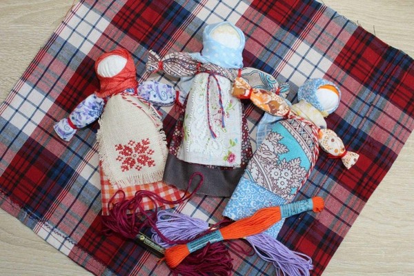 Презентация выставки кукол «И шагает век от века, кукла рядом с человеком»