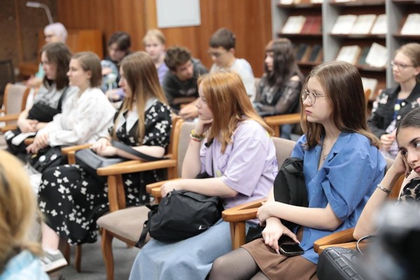 Презентация графического романа «Поэт поколений: Мандельштам»