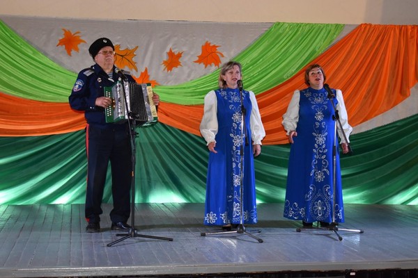 Праздничный концерт «Осенние мелодии души»