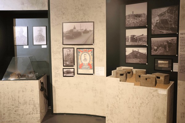 Экскурсия по выставке «Пулковский рубеж»
