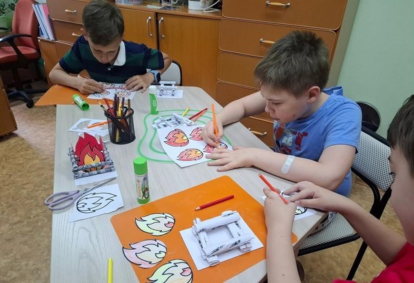 Творческая мастерская «Голубь мира над планетой»