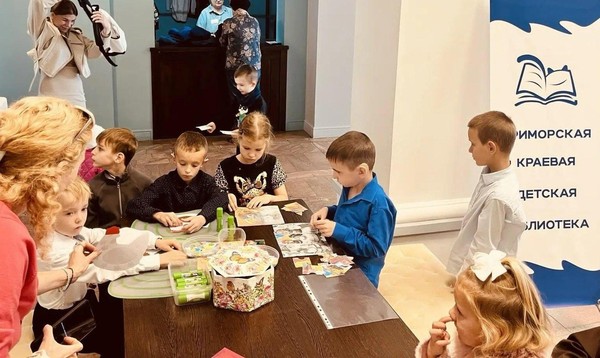 Встреча с Приморской краевой детской библиотекой для зрителей спектакля «Курочка Ряба»