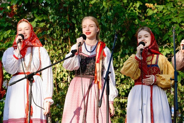 Концертная программа «В хороводе были мы»