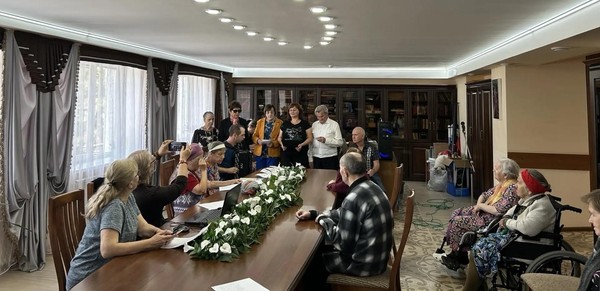 Литературно-музыкальная гостиная «Золотой покров осени»