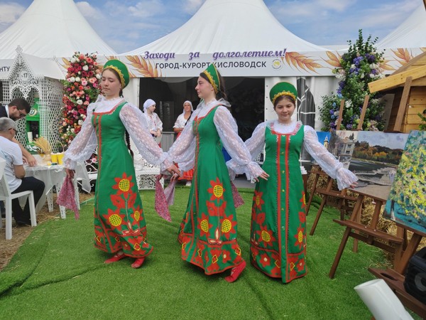 Отчетный концерт хореографического ансамбля «Русские узоры»