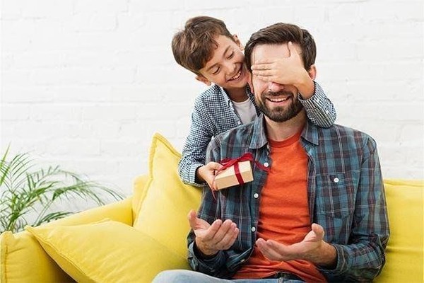Литературная игра «Папы всякие важны»