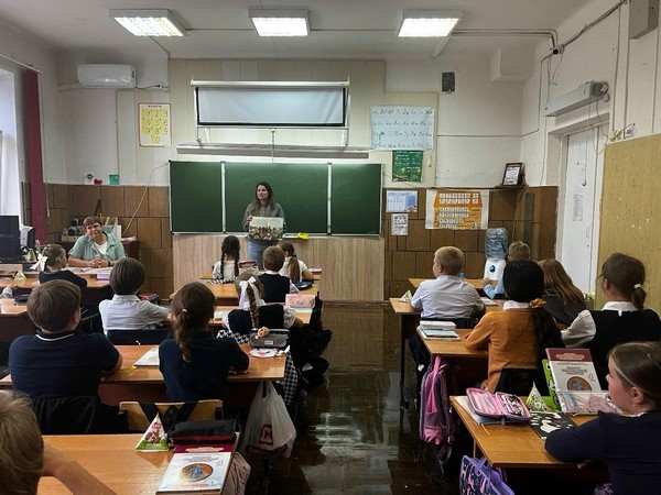 Литературная гостиная «надо верить в человека как в солнце!»