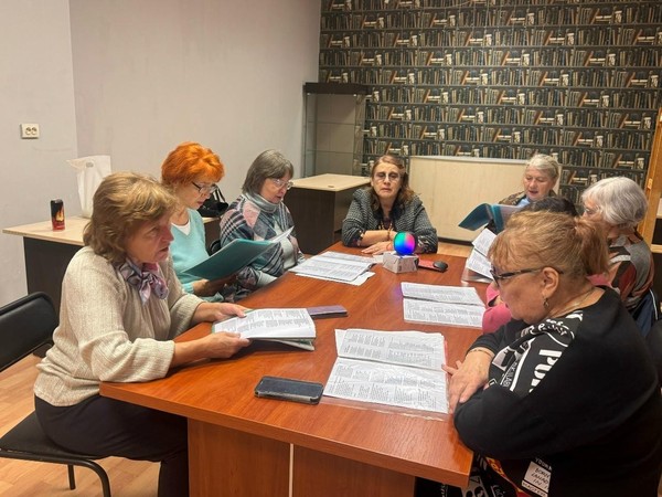 Литературные посиделки «Читаем при свечах»