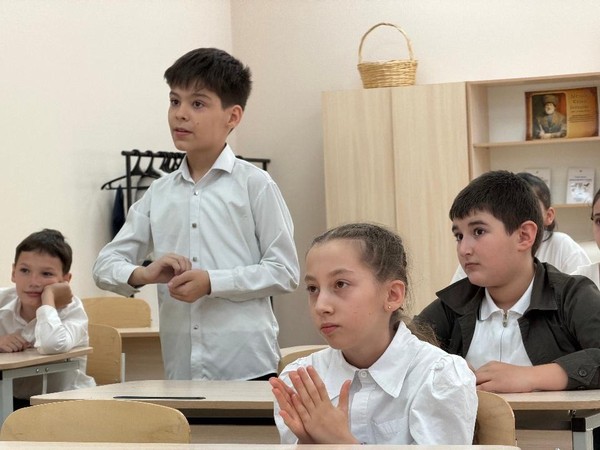 Познавательно-развлекательный час по книге Турбьёрна Эгнера «Приключения в лесу у Ёлки-на-Горке»