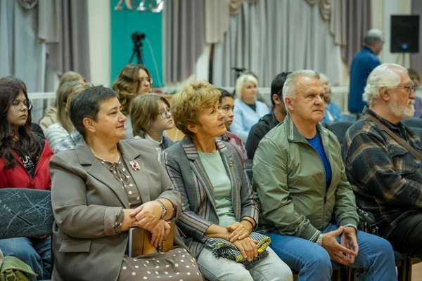 Творческий вечер Александра Лошкарёва «Мы не обречены…»