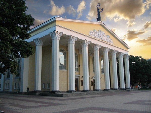 Лекция «С именем Щепкина. К 90-летию со дня основания БГАДТ имени М. С. Щепкина»