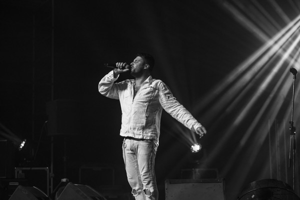 Золотые хиты 90-х и 2000-х