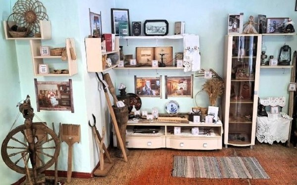 Экскурсия по мини-музею «От старины глубокой до наших дней»