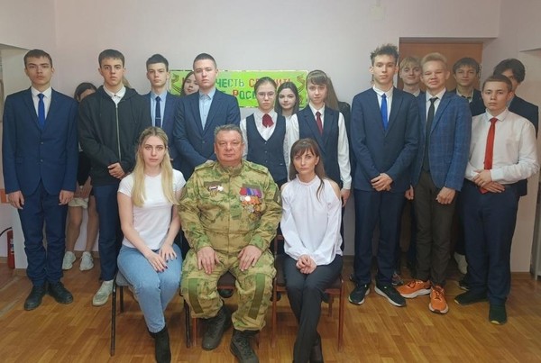 «Za Россию, Za мир, Za наших»: патриотическая акция
