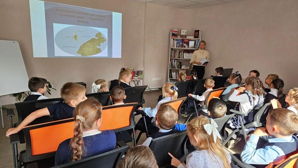 Выставка – подборка «Писатели юбиляры» Е. Шварц