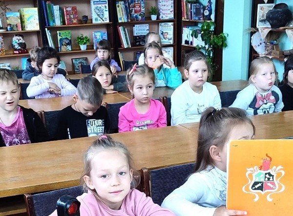 Познавательный час «День рождения русской матрёшки»