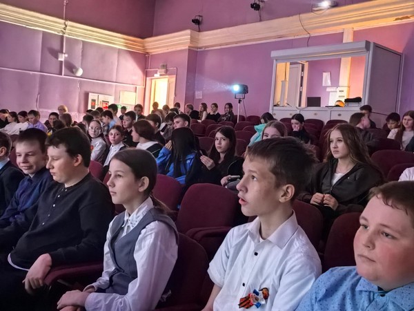 Концерт «Двойной портрет на фоне века»