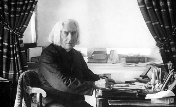 Книижная выставка «Виртуоз фортепианной игры»