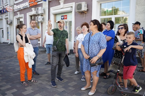 Пешеходная экскурсия по улице Ленина