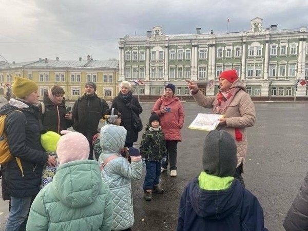 Семейная экскурсия «От Сенной до Красного моста»
