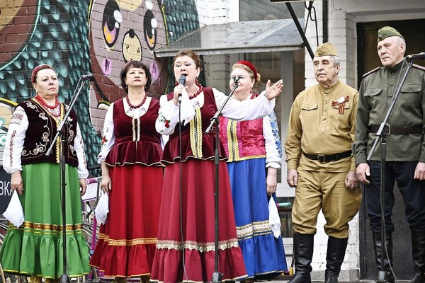«С днем мудрости, добра и уважения»