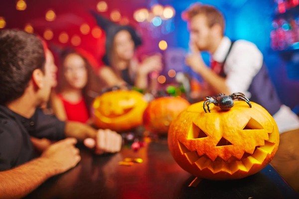 Halloween дискоход под разводными мостами